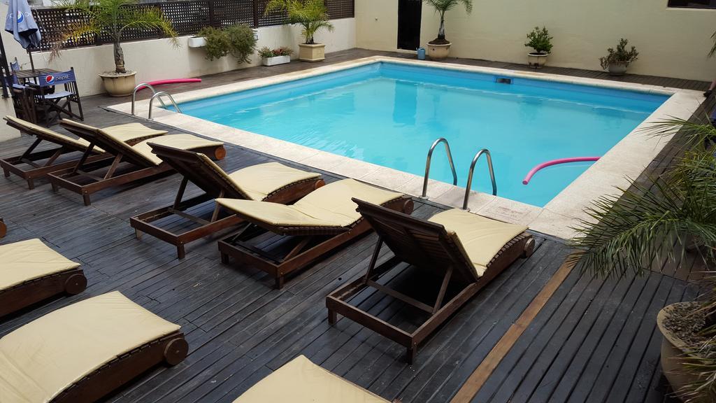 Howard Johnson By Wyndham San Pedro Exterior foto